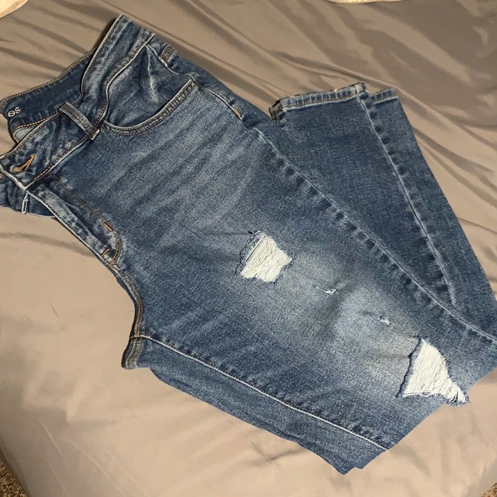 Distressed skinny jeans